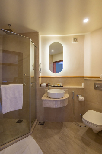 Bathroom 5, White Sands Hotel and The Beach Resort, Kinondoni