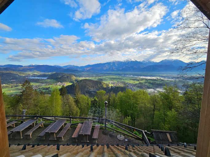 Others 5, Koca na Talezu, Bled