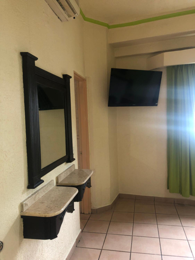 Others 4, Hotel Astur, Guadalajara