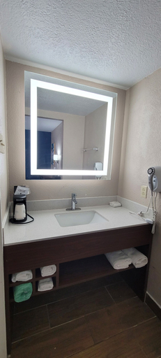 Bathroom 5, Baymont by Wyndham Abilene, Taylor