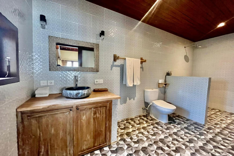 Bathroom 8