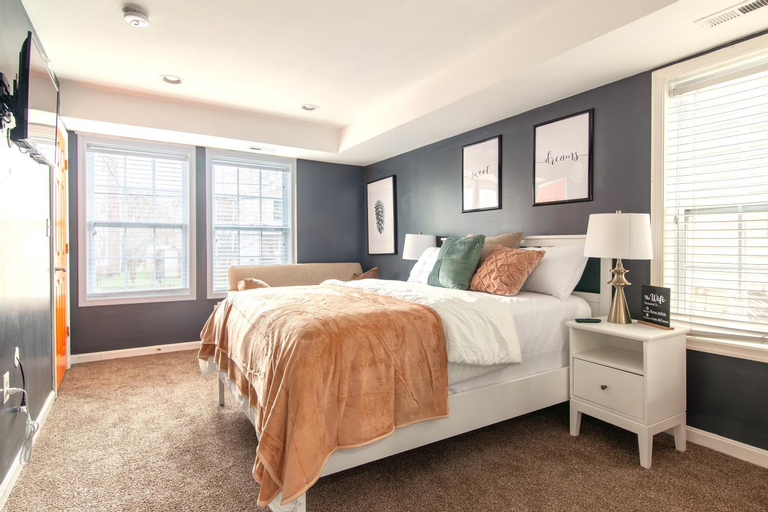 Luxury & Homey Private Room in DC, District of Columbia
