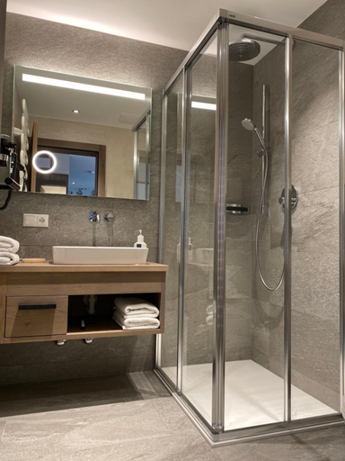 Bathroom 2, Pension Eberharter, Schwaz