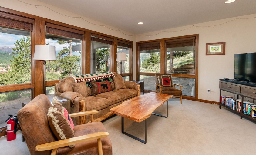 Living area 5, Herondale Luxury Vacation At Windcliff 3 Bedroom Home by RedAwning, Larimer
