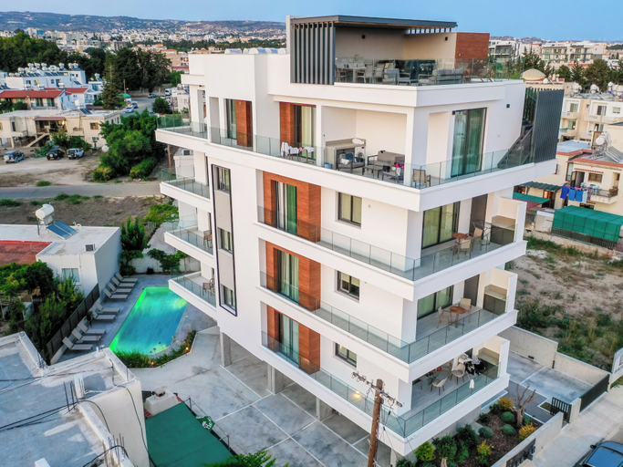 Exterior & Views 2, Sanders Olive - Chic 2-bdr Apt With Shared Pool