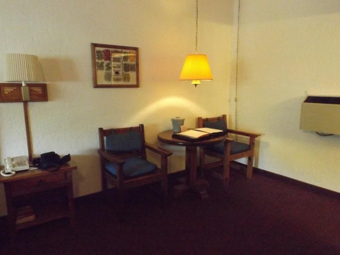 Others 5, Thunderbird Lodge, Apache