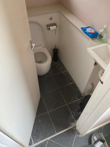 Bathroom, Theldon, Luton