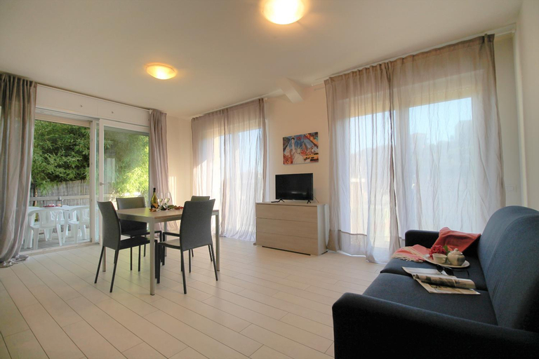 Dining Room 9