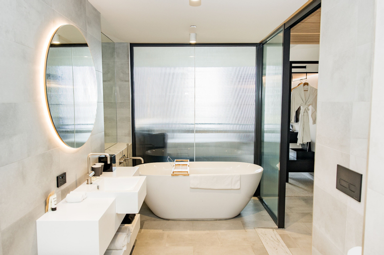 Bathroom 4