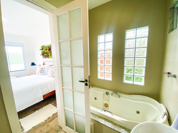 Bathroom 4, Oasis Beach House, Angra dos Reis