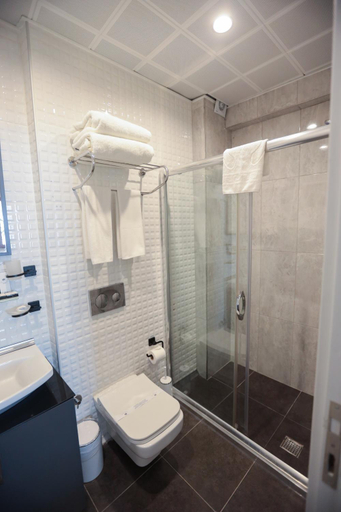 Bathroom 3, Skalion Hotel, Fatih