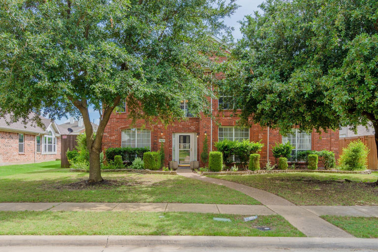 Exterior 5, Family Friendly Spacious Home with Backyard Pool by Redawning, Collin