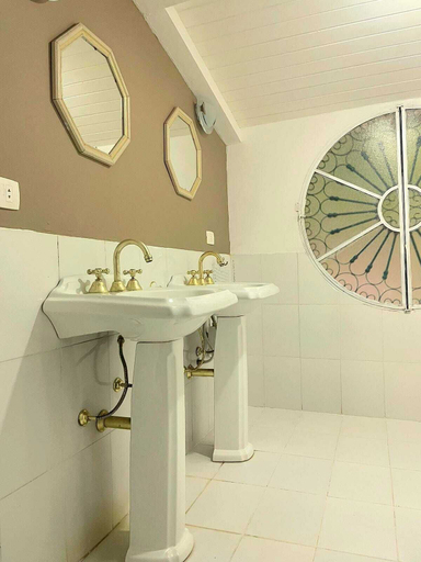 Bathroom 4, Cabana Espada de São Jorge, São Roque