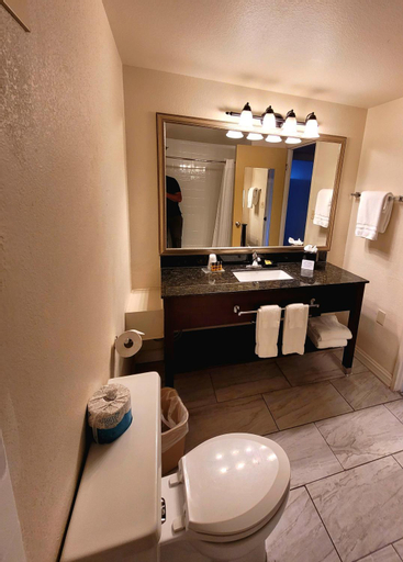 Bathroom 16