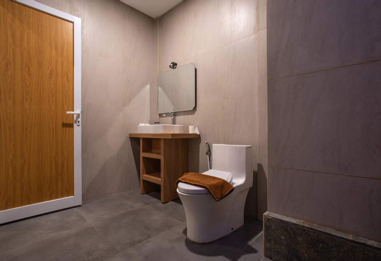 Bathroom 18