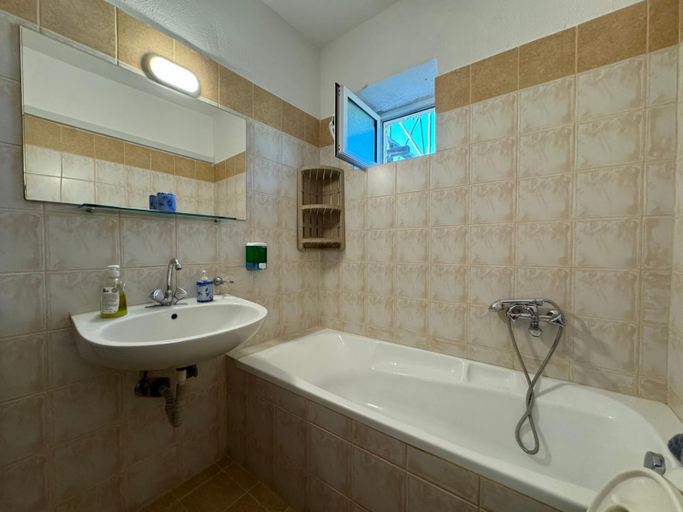 Bathroom 3, Garden Paradise in Megalochori Trikala, Thessaly