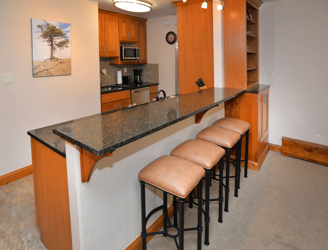 Private kitchen 4, Lionshead Arcade #204 2 Bedroom Condo by RedAwning, Eagle