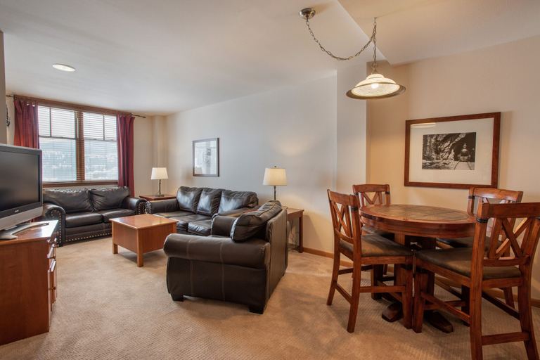 Dining, Zephyr Mountain Lodge, Condo | Balcony Slopes View (Select-Rated Condo 1620), Grand