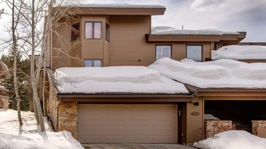 Exterior 3, 1687 Lakeside 3 Bedroom Home by RedAwning, Summit