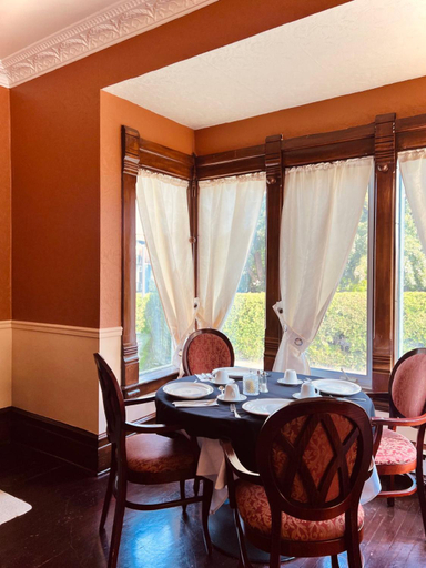 Food & Drinks 5, Le Chateau du Lac, Memphrémagog