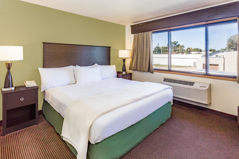 Bedroom 4, AmericInn by Wyndham Hampton, Franklin