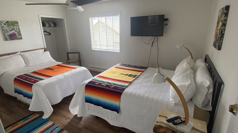 Room 4, Summit Inn, Otero