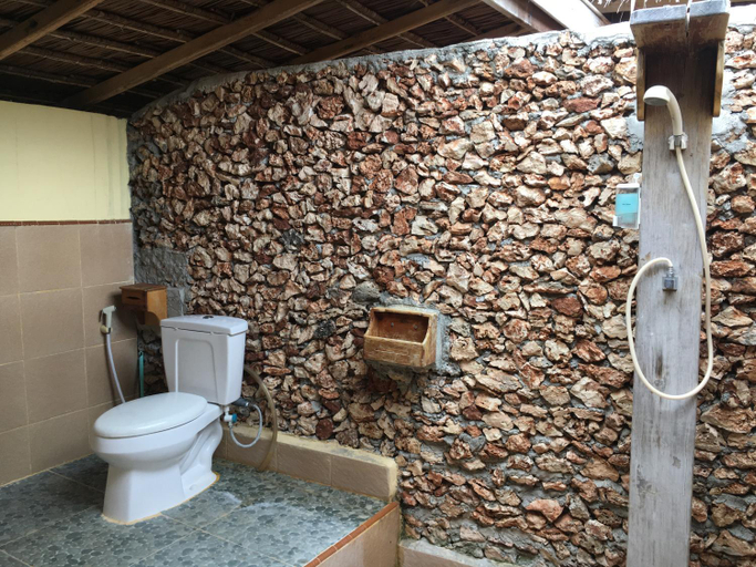Bathroom 5, Scuba Republic Beach Bungalows, Bulukumba