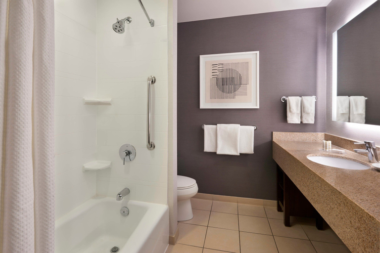 Bathroom 4, Courtyard by Marriott Waterloo St. Jacobs, Waterloo