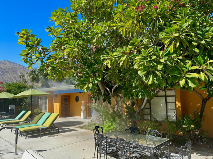Vista Grande Resort - A Gay Men's Resort, Riverside