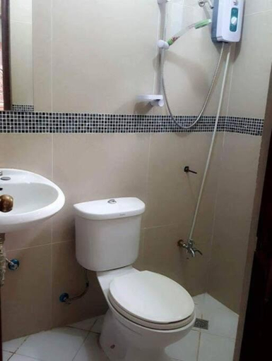 Bathroom 3, JW APARTMENTS Netflix and fast internet , Angeles City