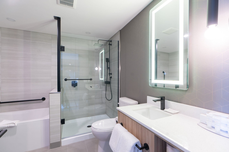 Bathroom 3, Sandman Signature Dartmouth Hotel & Suites, Halifax