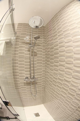 Bathroom 3, Hostal Mónaco, Valladolid