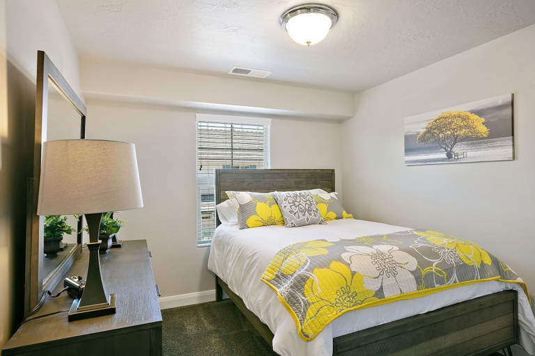 Bedroom 3, Southern Adobe by RedAwning, Washington