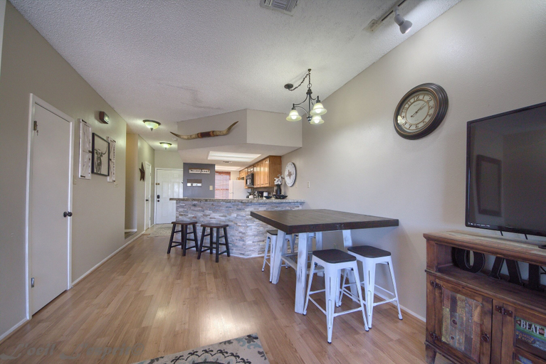 Private kitchen 3, Seele Street River B11 2 Bedroom Condo by RedAwning, Comal