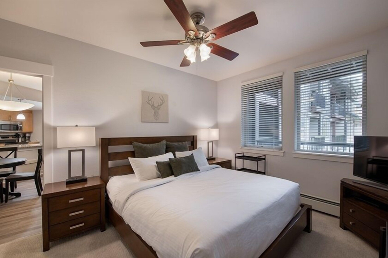Room 3, Premium Unit 3513- Fraser Crossing/founders Pointe 1 Bedroom Condo, Grand