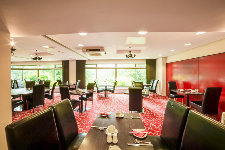 Food & Drinks 5, The Bridge House Hotel, Surrey