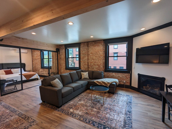 Others 5, Linden Lofts, Shoshone