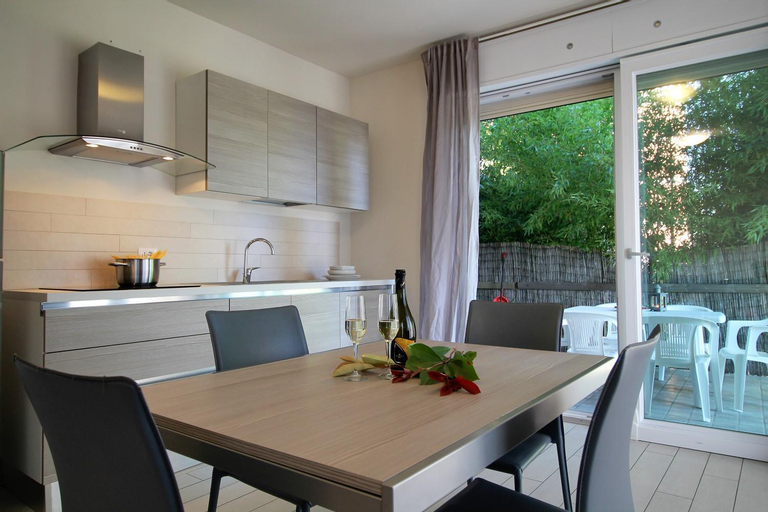 Dining Room 10