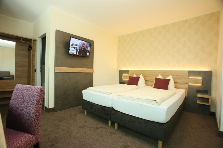 Bedroom 2, Hotel Munchner Hof, Herford