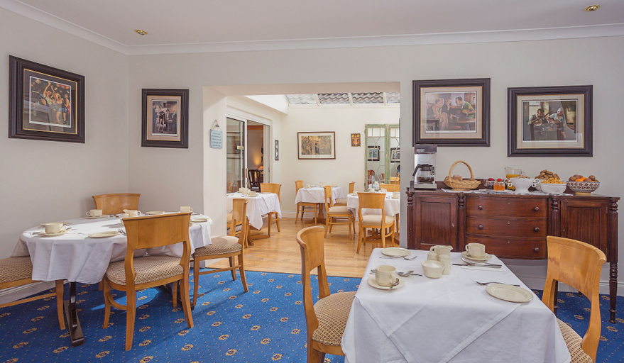 Food & Drinks 5, Abbey Lodge