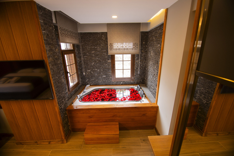 Bathroom 5, Kervansaray Deluxe Hotel, Ardeşen
