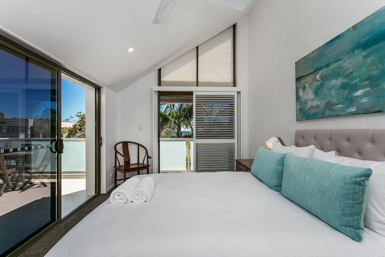 Bedroom 3, The Terraces, Byron