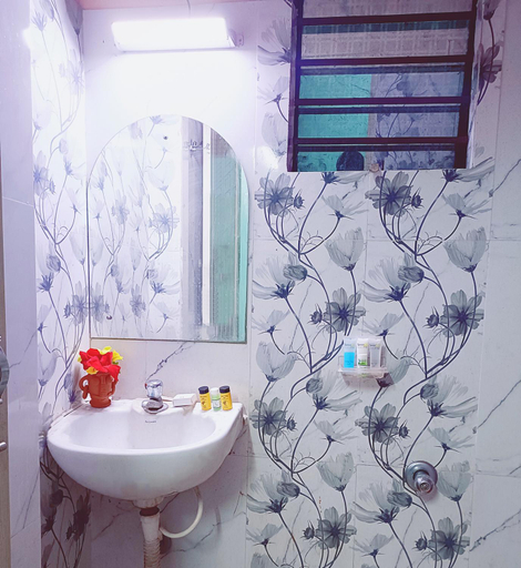 Bathroom 2, The Amber, Barddhaman