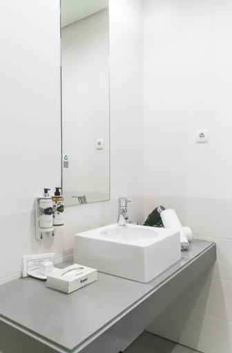 Bathroom 5, Villa Doris Suites, Lagos