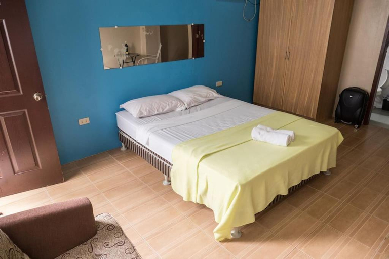 Bedroom 2, JW APARTMENTS Netflix and fast internet , Angeles City