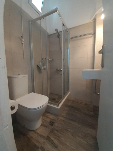Bathroom 4, Hotel 3 Adelfia, Attica