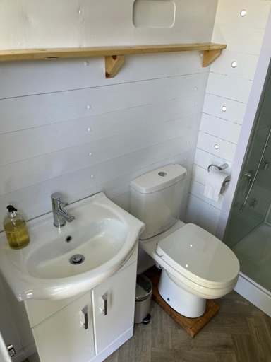 Bathroom 2, Bowhayes Farm - Camping & Glamping - Bell Tents - Cider Orchard, Devon