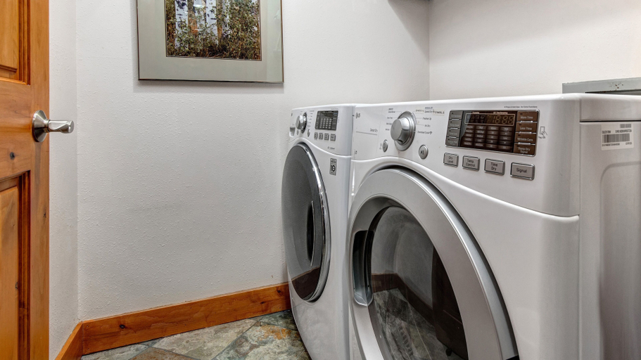 Laundry, 1687 Lakeside 3 Bedroom Home by RedAwning, Summit