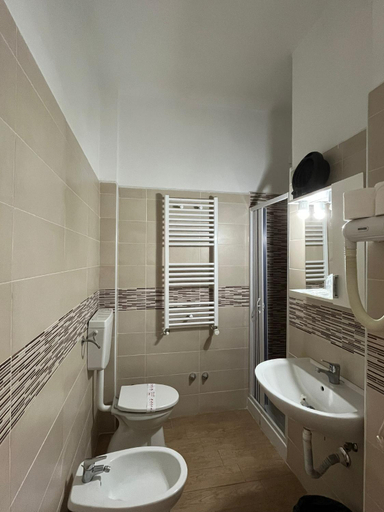 Bathroom 3, Hotel Villa Costa, Savona