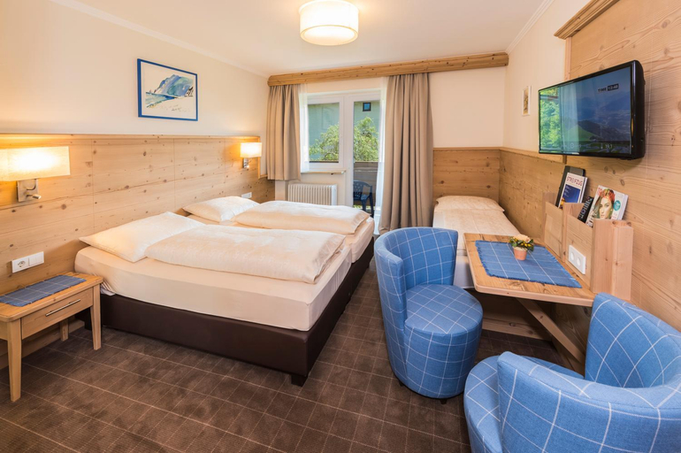 Bedroom 4, Hotel Garni Entstrasser, Kitzbühel